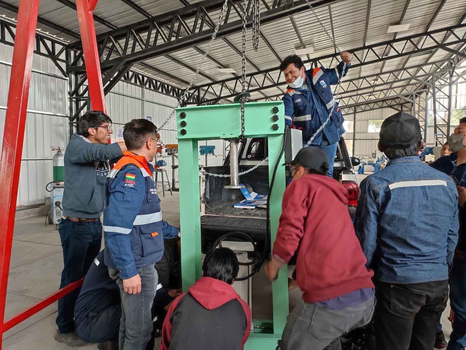 UMSA ofrece aval técnico para certificar talleres y dar certezas a afectados por “gasolina desestabilizada”